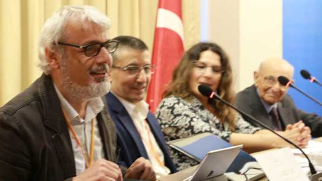 Grevdeki işyerine 'Bu işyerinde cesaret var' yazılmalı