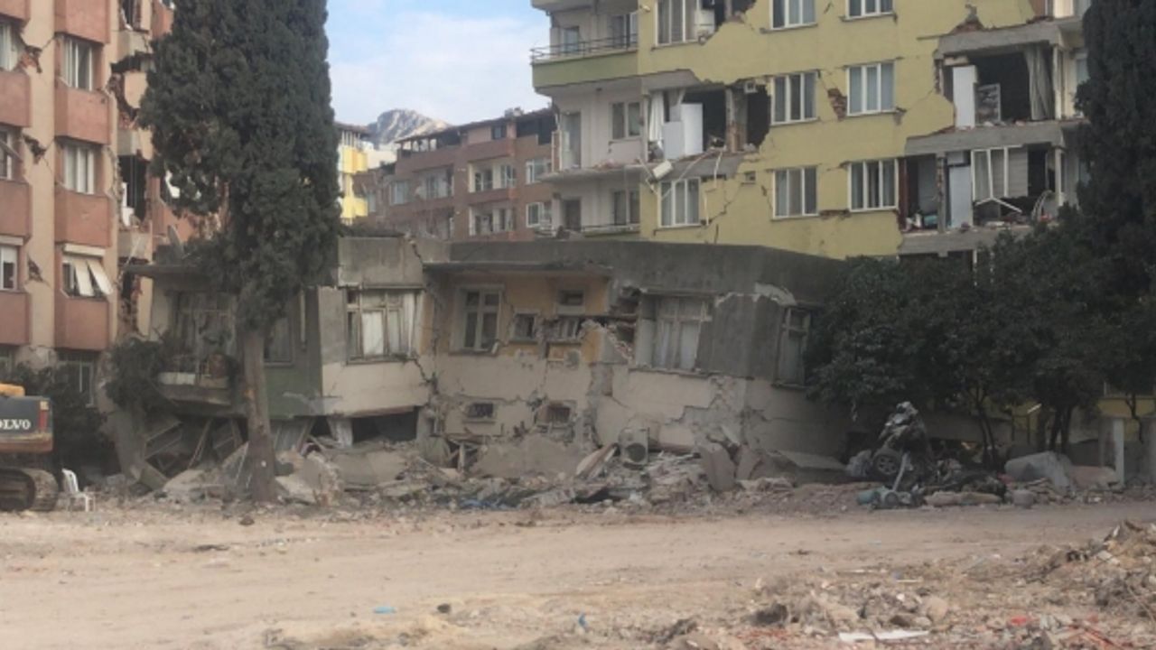 Depremlerdeki can kaybı  44 bini aştı