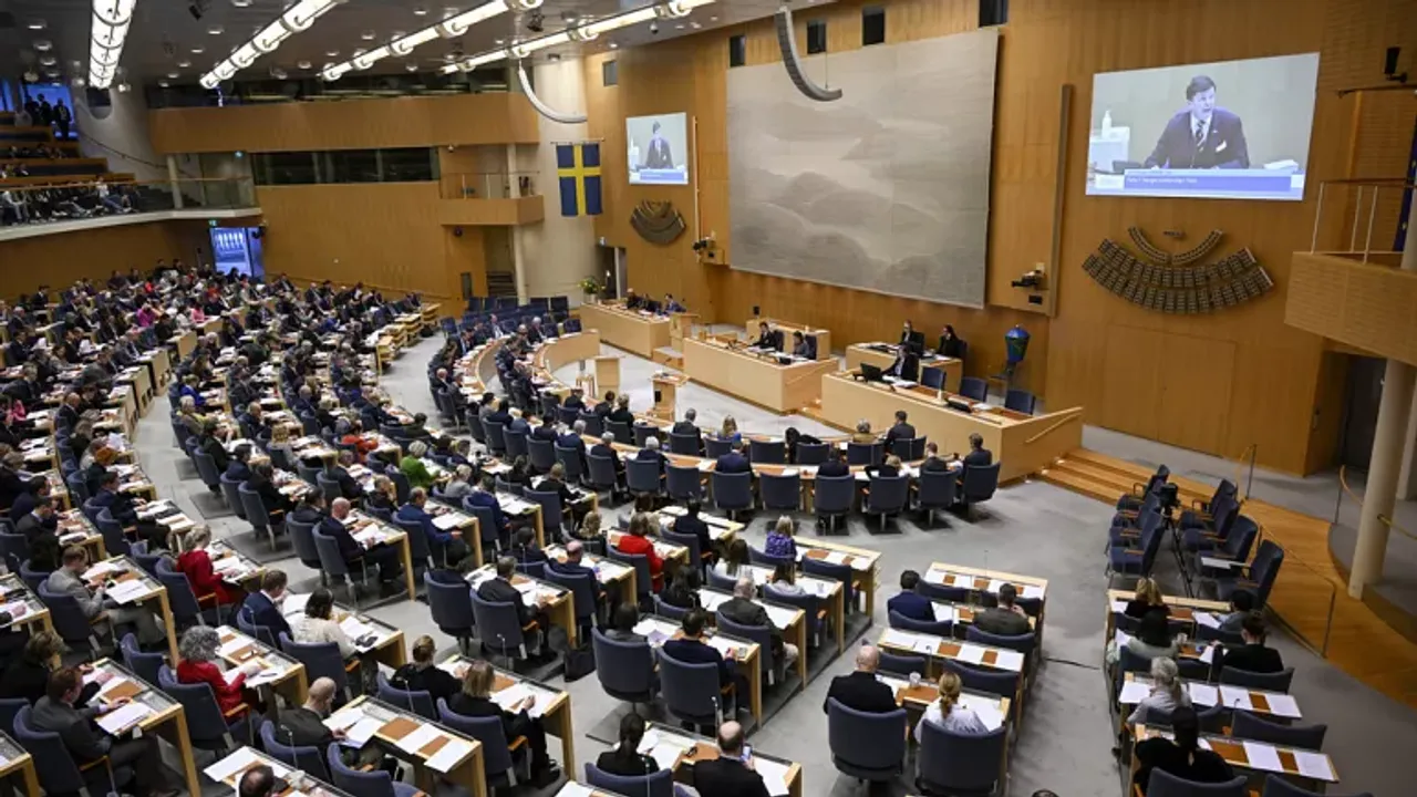 İsveç parlamentosu, kendi NATO üyeliğini onayladı