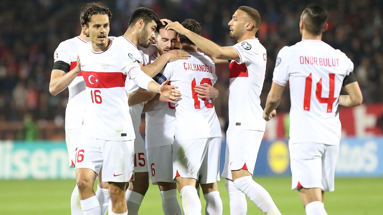Türkiye ilk maçta deplasmanda Ermenistan'ı 2-1 yendi