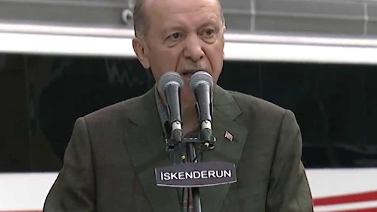 Erdoğan: "Bu milleti tek başına deprem mi esir edecek?"