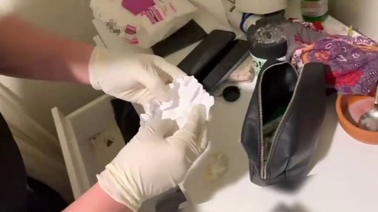 Polisten iki ilçede iki ayrı uyuşturucu operasyonu: 5 gözaltı