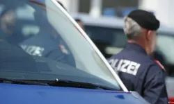 İnsan kaçakçılığı: Avusturya'da kamyon kasasında 53 kişi yakalandı