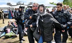 Berlin'de Filistin yanlısı protestoculara polis müdahalesi