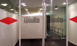 Le Monde’un ardından Libération da X’i terk etti