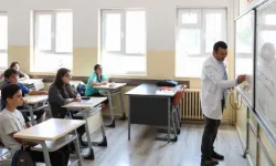Öğretmenlerin il içi yer değiştirmeleri belli oldu...