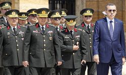 Erdoğan'a subayları ordudan atma yetkisi