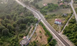 Karasu'da iki mahalleyi bağlayan yol tamamlandı