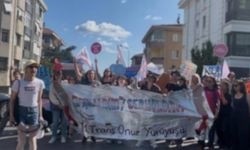 “Teslim olmayacağız!”diyen Trans+ aktivistlere gözaltı