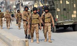 Pakistan’da askeri konvoya saldırı