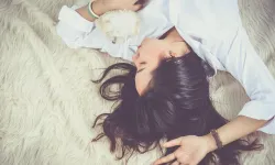 Uzmanlar uyardı: Yatarken çorap giyin!