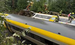 Almanya'da tren kazası 3 kişi hayatını kaybetti