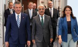DEM Parti İmralı heyeti, CHP Genel Başkanı Özel'le bir araya geldi