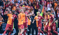 Galatasaray iki yıldızla yollarını ayırdı