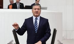 Murat Emir’den gözaltı tepkisi: “Ülkede kendilerinden başka seçilmiş bırakmamaya yemin etmişler”