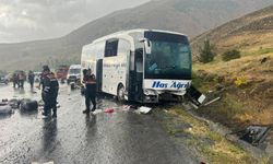 Sivas-Erzincan yolunda  kaza: 3 kişi hayatını kaybetti