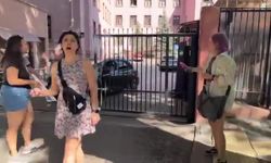 Kadınlardan Adalet Bakanlığı önünde mor boya eylemi