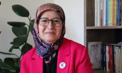 Başörtüsünü çıkaran Berrin Sönmez: Gidişat tehlikeli