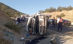 Adıyaman’da tarım işçilerini taşıyan minibüs devrildi: 23 yaralı