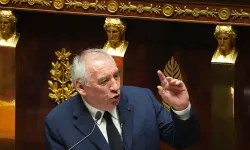Bayrou güven oyu alamadı: Fransa'da hükümet düştü