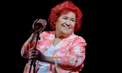 Selda Bağcan’ın 'koltuk' esprisi sosyal medyada gündem oldu