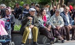 Geçinemeyen emekliler gece mesaisinde: “Mecburuz”