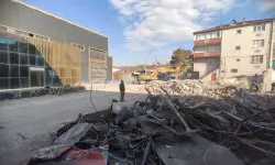 3’ü çocuk, 7 işçinin öldüğü fabrika yıkıldı