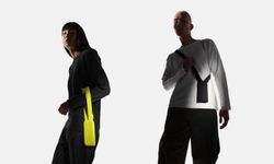 Apple'ın 230 dolarlık yeni telefon askısı saatler içinde tükendi