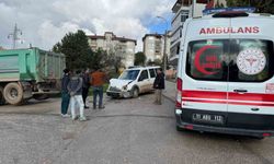 Bilecik'te kamyon ile hafif ticari araç çarpıştı; 4 yaralı