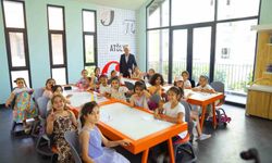 'Bilim Ümraniye' öğrencilerin geleceğine ışık tutuyor