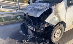 Bursa'da minibüs yangını: BUSKİ Ekipleri yangının büyümesini önledi