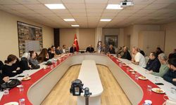 Büyükgöz, yıkım kararı alınan binanın mülk sahipleriyle bir araya geldi