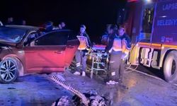 Çanakkale'de 2 otomobil çarpıştı: 5 ölü, 1 yaralı