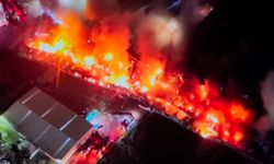 Esenyurt'taki yangın: Patlamalar peş peşe geldi