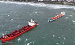 İstanbul'da iki tanker acil durum çağrısında bulundu