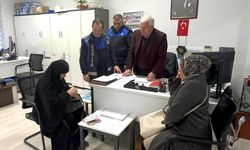 Kartepe'de zabıta ekiplerinin bulduğu cüzdan sahibine teslim edildi