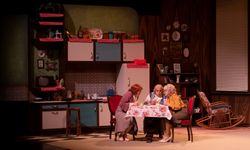 Kocaeli Şehir Tiyatroları 'Üç Jokerli Konken' oyunuyla Berlin'de sahne alacak