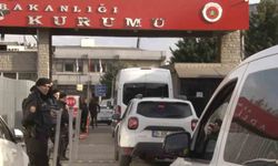 Sadettin Saran, saç ve kan örneği vermek üzere Adli Tıp Kurumuna getirildi