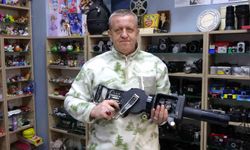 Sesi makineli tüfek, kendisi fotoğraf makinesi