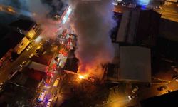Ümraniye'de kereste deposunda yangın