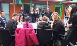 Üniversiteliler, engelli gençleri sevindirdi