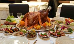 Yeni yıl akşamının lezzeti kestaneli bademli Sahan yılbaşı hindisi