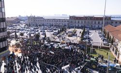 Yunanistan’da çiftçiler Selanik Limanı’nı kapattı