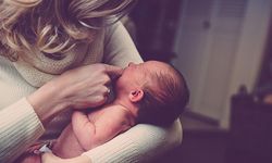 Doğum izinlerinde yeni dönem: Süre 24 haftaya çıkıyor