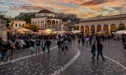 Yunanistan gazetesi Kathimerini yazdı: “Bu kadar çok Türk Atina’da ne yapıyor?”