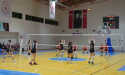 4. Geleneksel Yıldız Kızlar Voleybol Turnuvası başladı