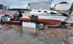 Avcılar'da lodos nedeniyle 3 tekne zarar gördü