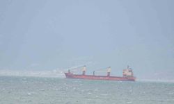 Balıkesir'de yük gemileri Edremit Körfezi'ne sığındı