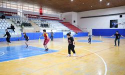 Bilecik'te basketbol spor okulları antrenmanları sürüyor