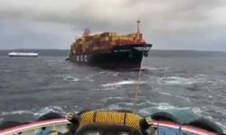 Çanakkale Boğazı'nda konteyner gemisi makine arızası yaptı